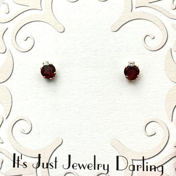 10K Yellow Gold Womens Earrings Garnet Heart CZ Stud Pierced Gift Idea for Her - Picture 3 of 5
